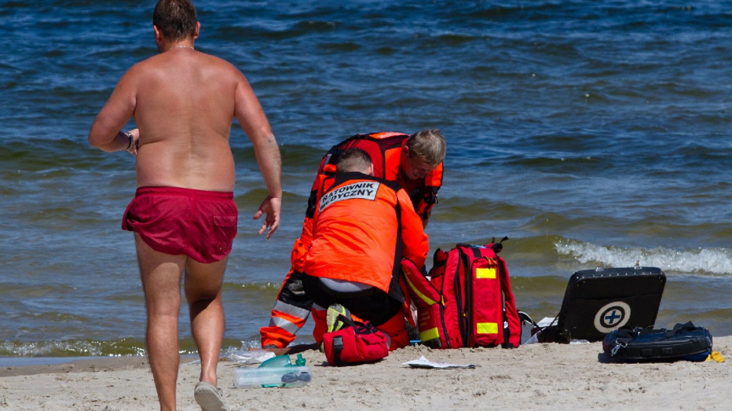 Wakacje nad Bałtykiem. Wypadek na plaży w Chłopach.