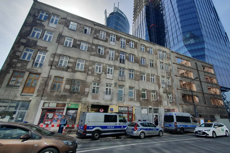 Cztery ciała przy Grzybowskiej 71 w Warszawie. Byliśmy na miejscu