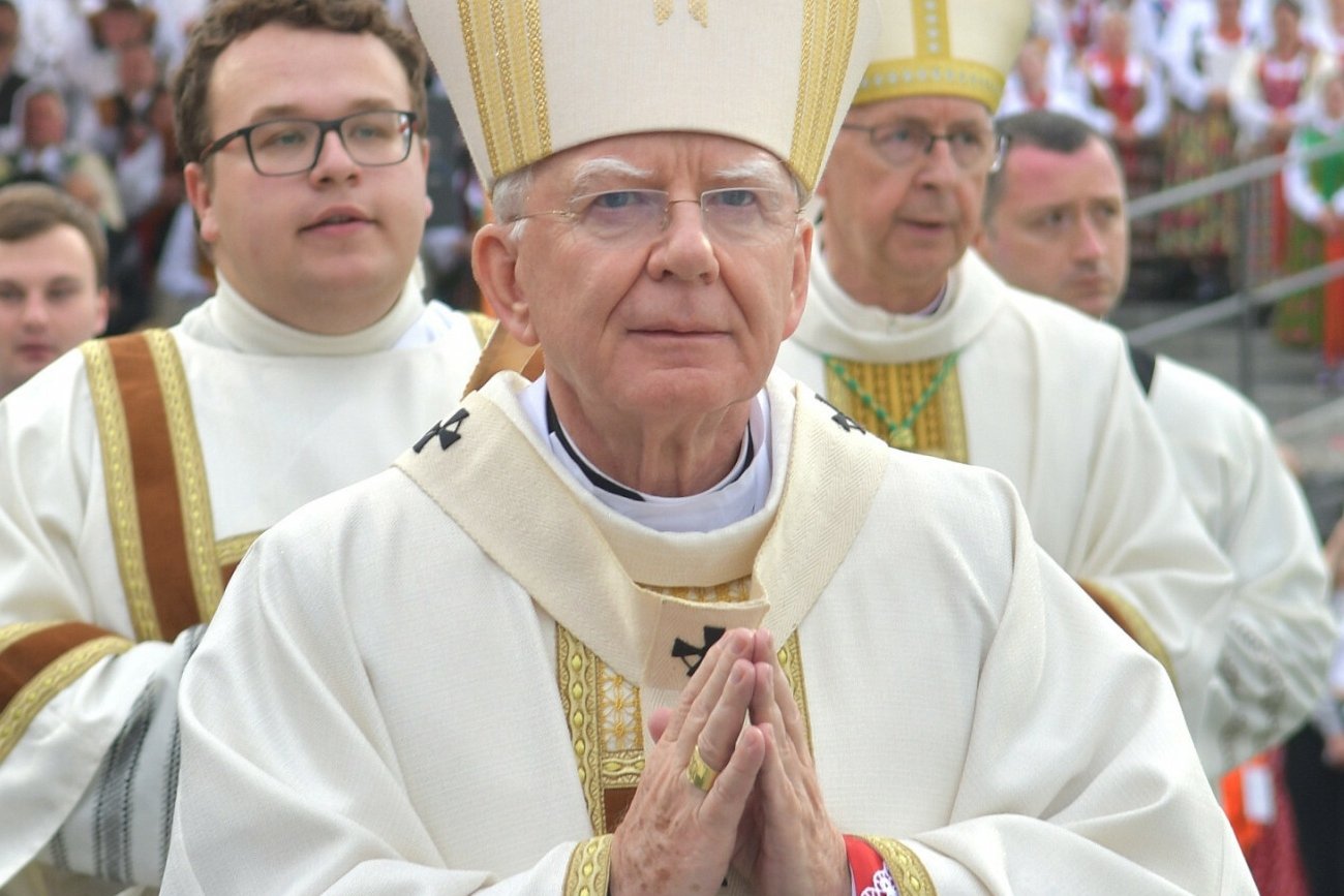 Abp Jędraszewski wstrzymuje publikacje krytycznego dokumentu