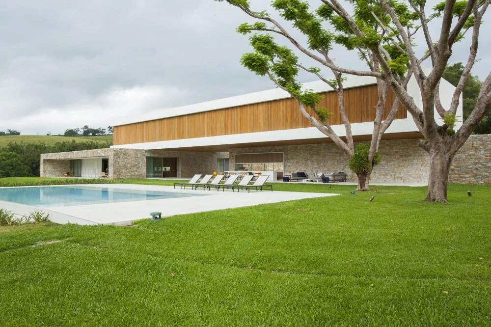Źródło: archdaily; Zdjęcia [url=http://www.tucareines.com.br/]Tuca Reines[/url]; Projekt: [url=http://www.roccovidal.com.br/]Roco Vidal[/url]