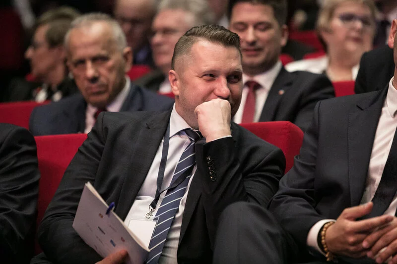 Przemysław Czarnek chce zmienić kanon lektur szkolnych.