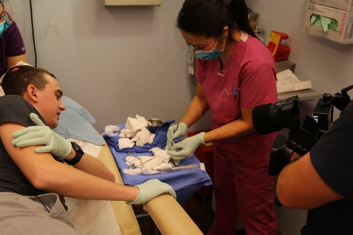 Dr Pryszczylla (Dr Pimple Popper) zaczynała od kanału na YouTube. Teraz ma swój program w telewizji TLC