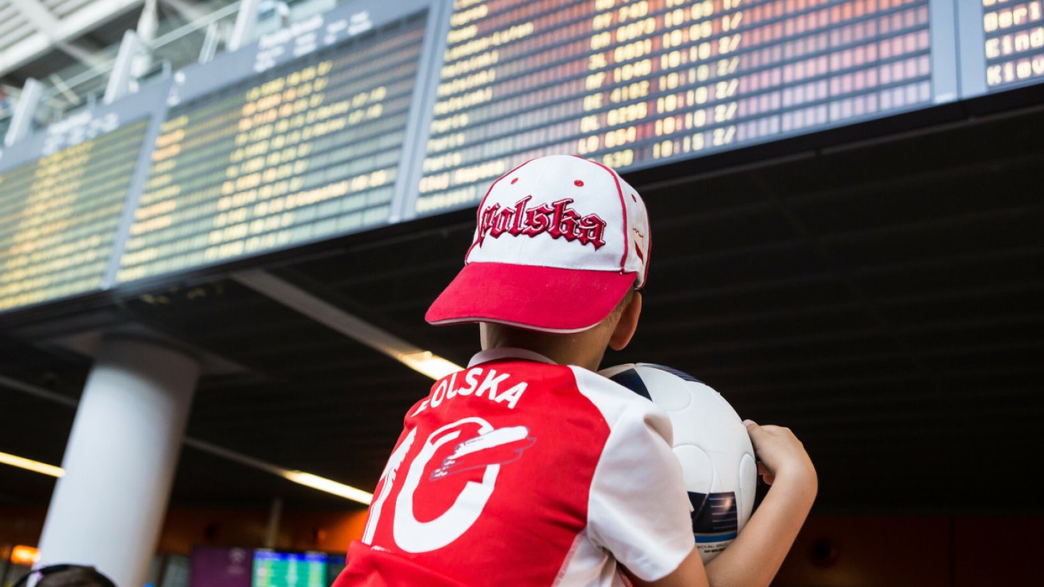 Mali kibice reprezentacji Polski tradycyjnie nie zawiedli, czekając na swoich ulubieńców. Niestety, wrócili z kwitkiem.