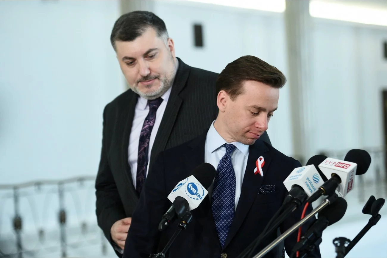 Artur Dziambor w Konfederacji w towarzystwie Krzysztofa Bosaka.