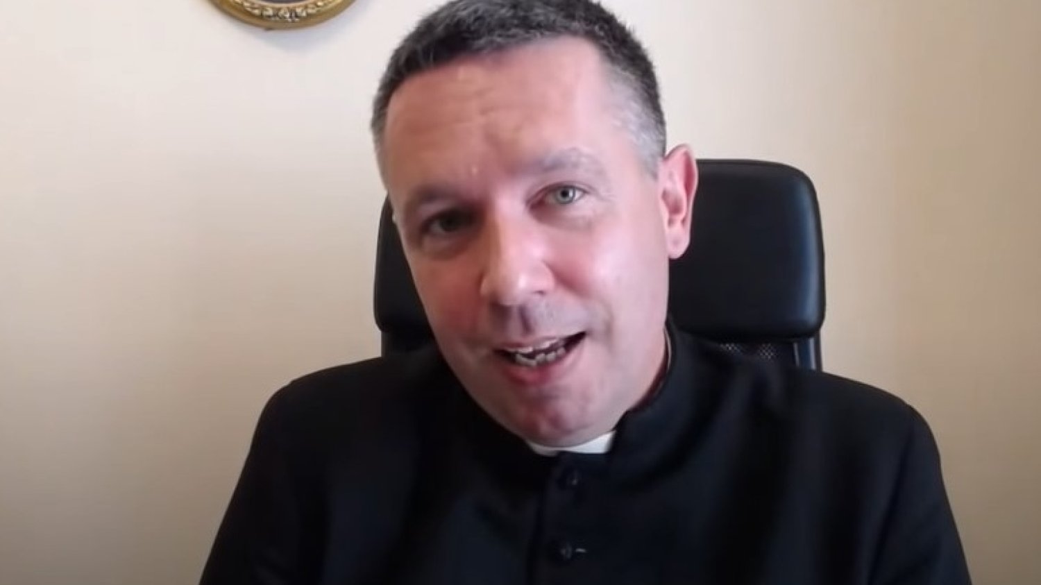 Ks. Daniel Wachowiak odwołał się w swoim wpisie do meczu Maroka z Hiszpanią.