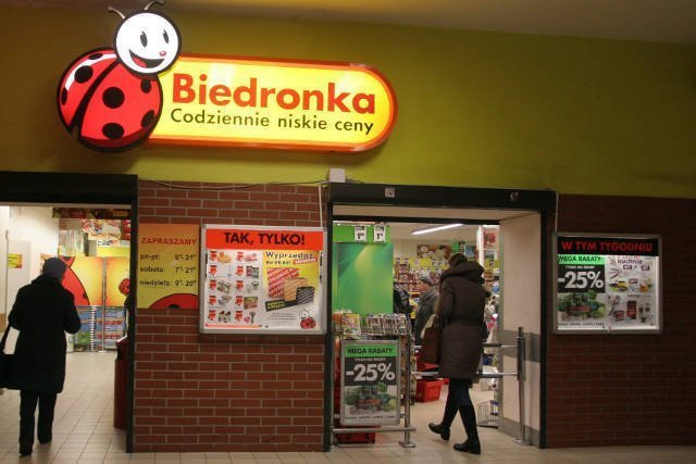 Promocje w Biedronce obowiązują do Wigilii. Promocje przed świętami w Biedronce. Karp za darmo.