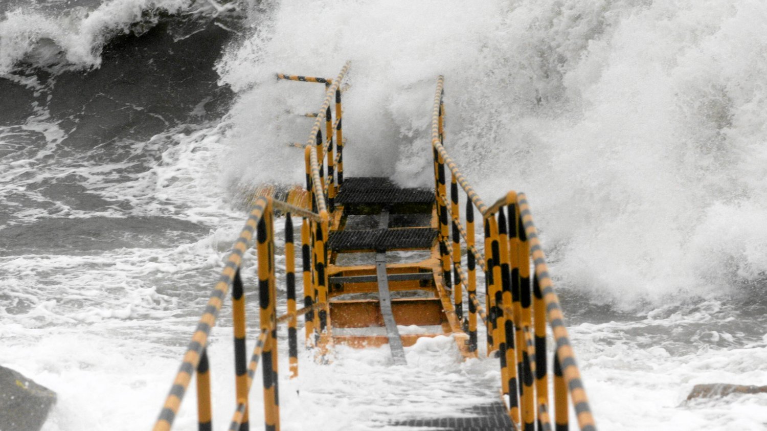 Prognoza pogody na poniedziałek. Spodziewany jest sztorm