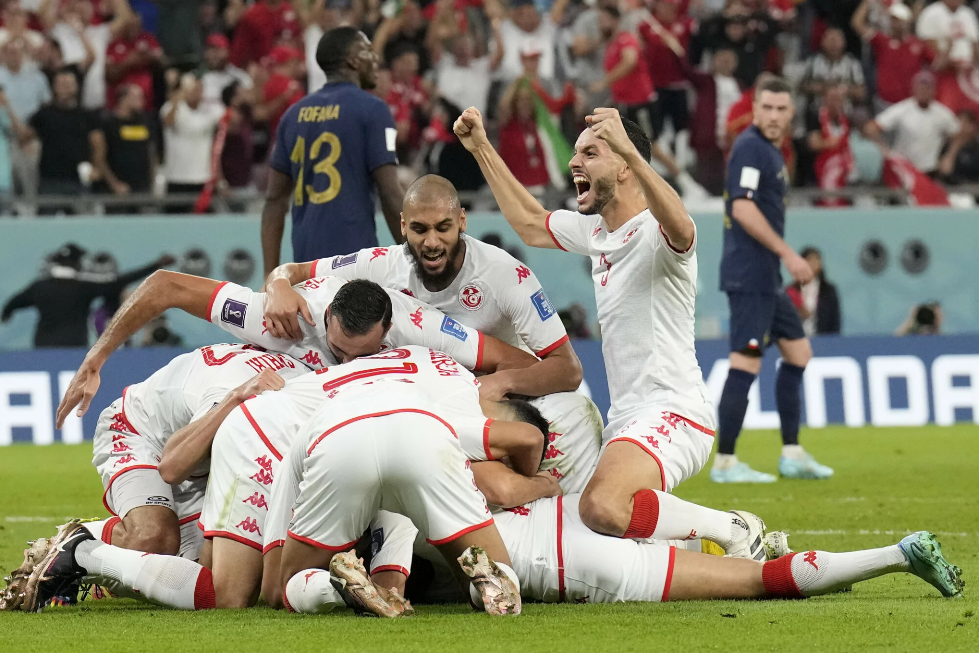Mistrzowie świata przegrali pierwszy raz na mundialu. Sędzia zabrał im bramkę na remis