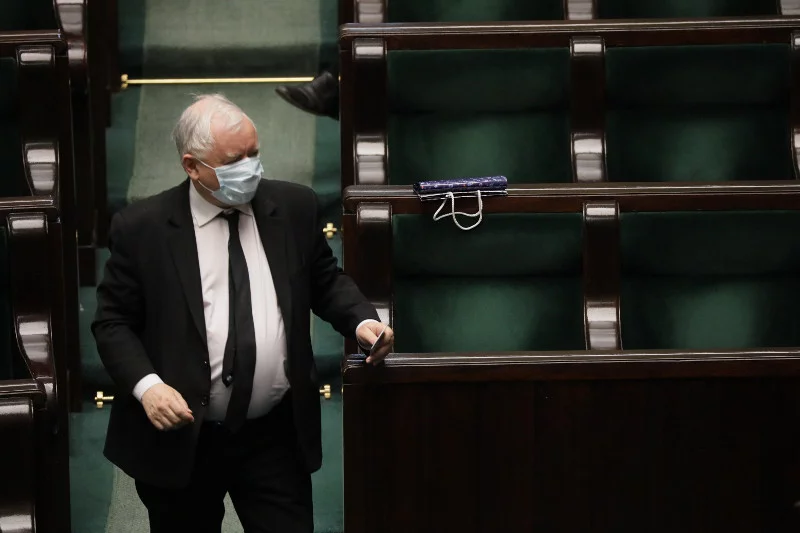 "Wyborcza" o planach prezesa PiS na wypadek gdyby opozycji udało się zablokować wybory 10 maja.