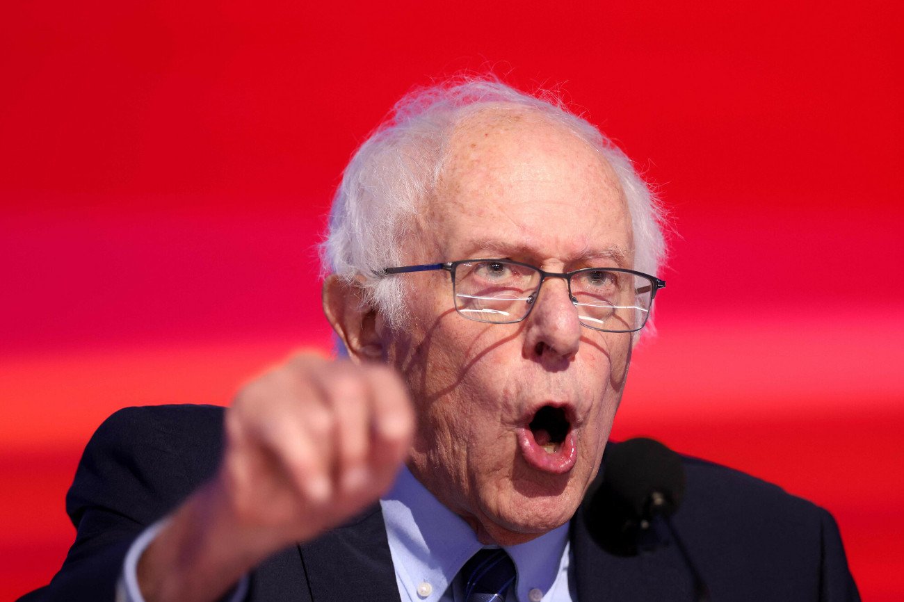 "Obudź się Ameryko!". W USA mają nowego bohatera. Bernie Sanders miażdży Trumpa i Muska