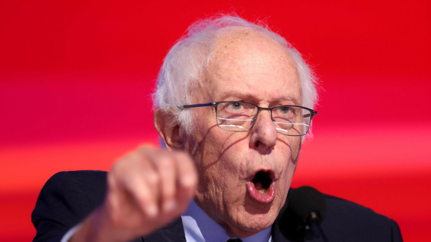 "Obudź się Ameryko!". W USA mają nowego bohatera. Bernie Sanders miażdży Trumpa i Muska