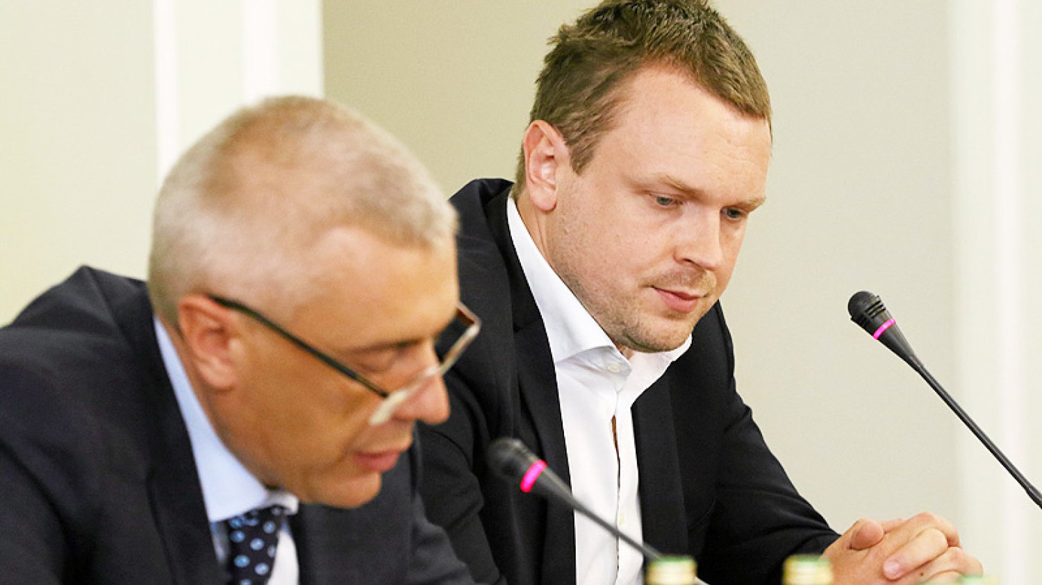 Dlaczego Michał Tusk powiedział o "lipie" podczas przesłuchania przed sejmową komisją śledczą ds. Amber Gold? Tomasz Siemoniak zrzuca to na karb braku politycznego doświadczenia syna Donalda Tuska.