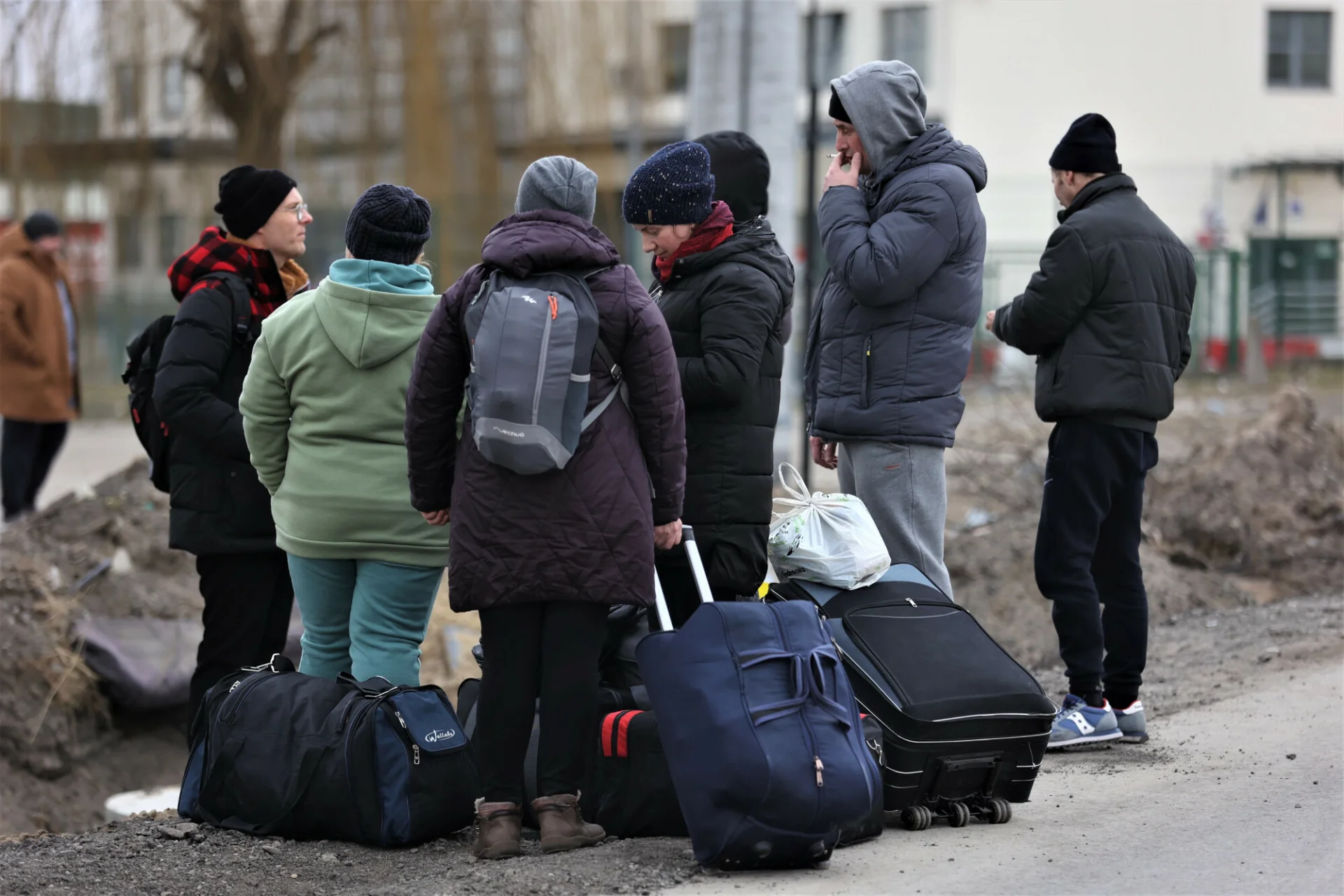 Wielu Ukraińców szuka schronienia przed wojną w Polsce.