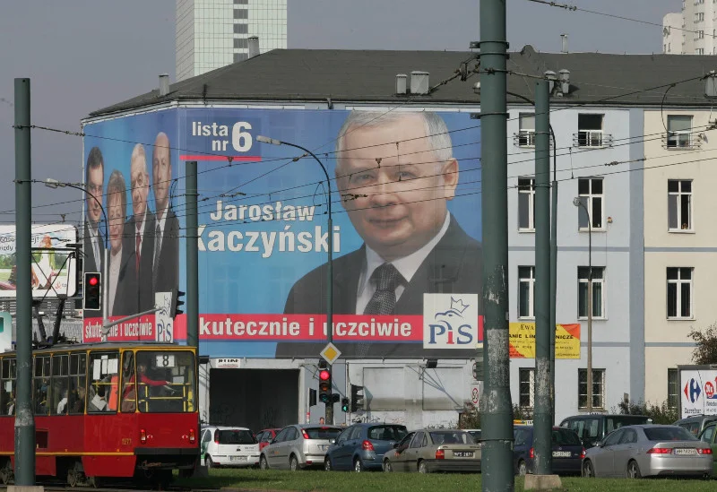 Czyj plakat wyborczy mógłby się pojawić na dawnych budynkach Expressu Wieczornego?