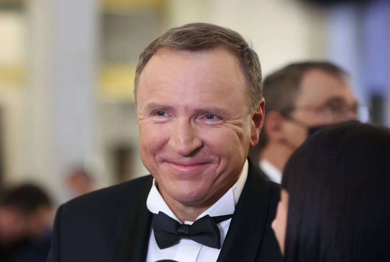 Zakażenie Jacka Kurskiego. 800 osób złoży wyjaśnienia ws. prezesa TVP