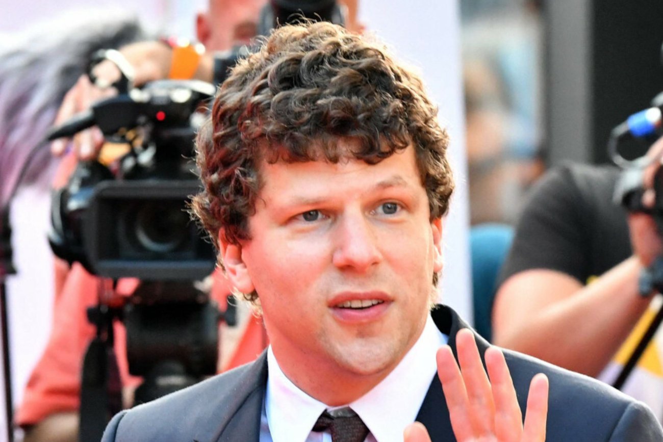 Jesse Eisenberg i Kieran Culkin nakręcą film "A Real Pain" w Warszawie.