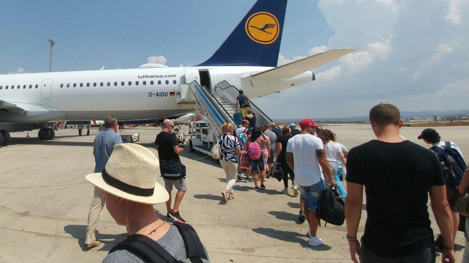 Strajk kontrolerów we Francji doprowadzi do odwołania i opóźnienia lotów w całej Europie
