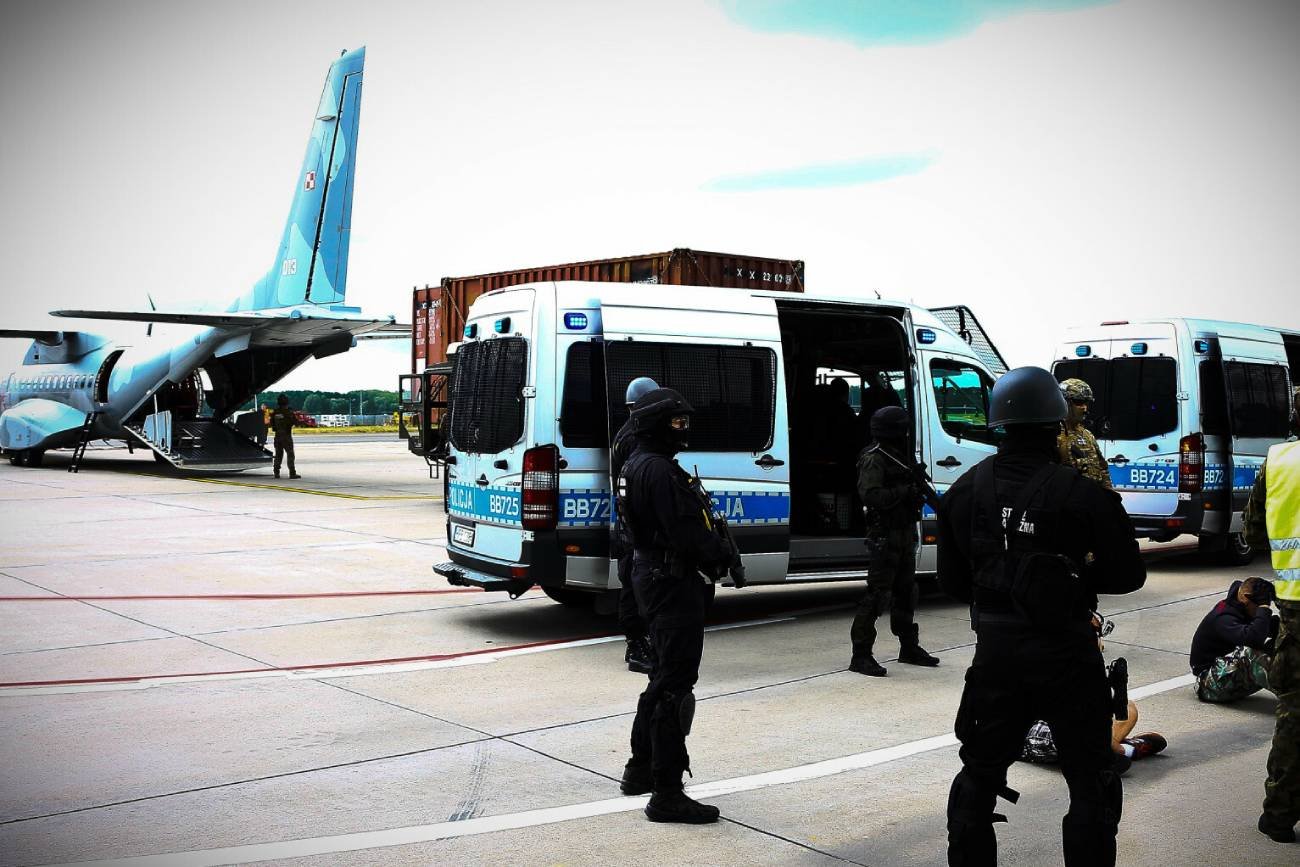 Lotnisko Wrocław: Awantura z udziałem mężczyzny, który groził ładunkiem