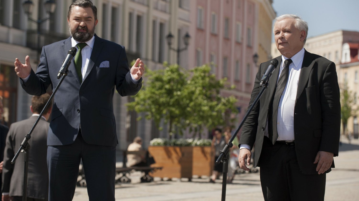 Niemieckie służby celowały w europosła PiS? Mamy odpowiedź władz w Berlinie. Europoseł PiS Karol Karski i Jarosław Kaczyński.