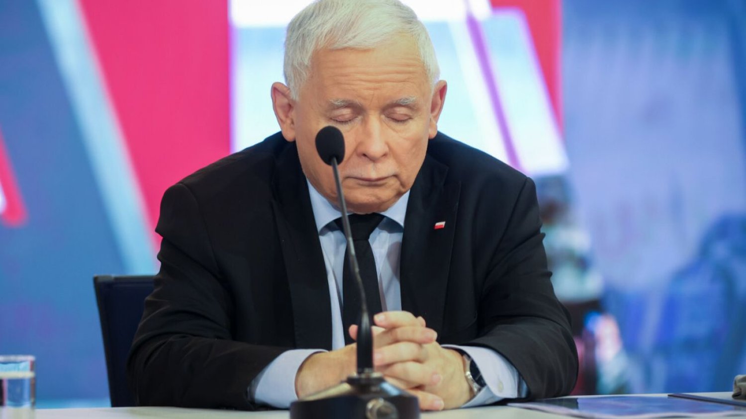 Jarosław Kaczyński podczas prezentacja nowej ustawy o obronie ojczyzny.