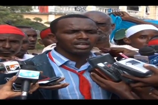 Somalijscy dziennikarze, którzy nie ukończyli 40. roku życia, zgodnie z prawem muszą się przekwalifikować