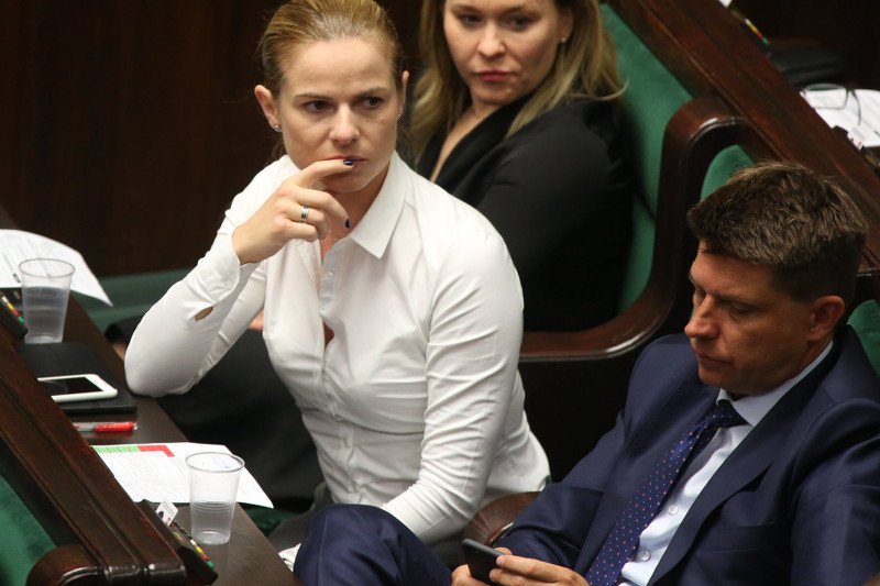 Ryszard Petru i Joanna Schmidt w sejmowych ławach.