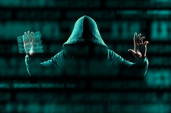 Cyberprzestrzeń staje się coraz częstszym polem działań o znamionach przestępczych, terrorystycznych i inwigilacyjnych.