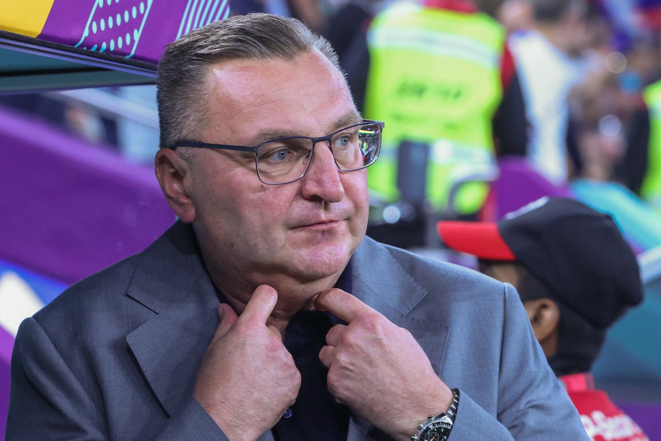 Czesław Michniewicz mówi, że "było, minęło...", ale temat "afery premiowej wrócił właśnie dzięki niemu.