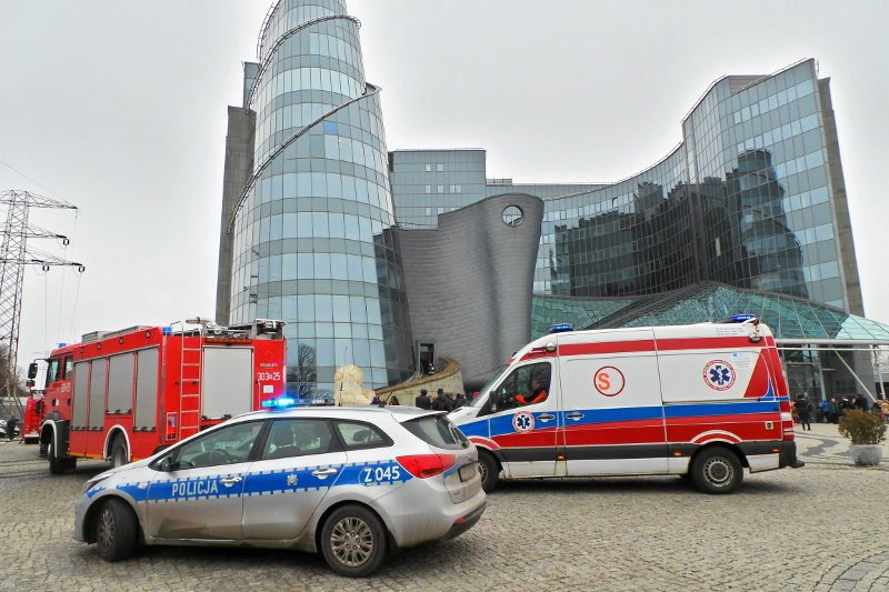 Podejrzany pojawił się pod siedzibą TVP z koktajlem Mołotowa.