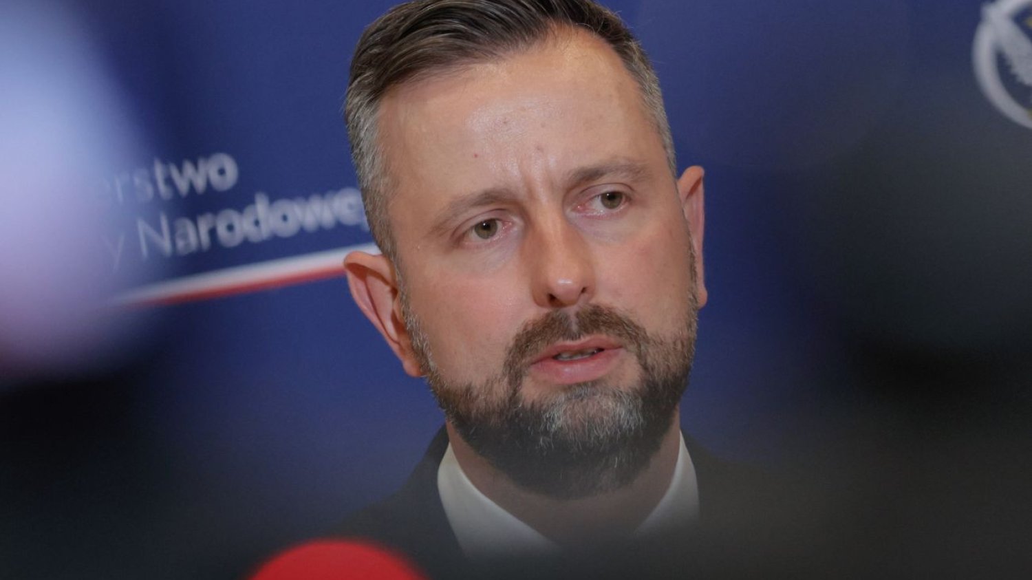 Szef MON o nocnym ataku na Ukrainę. Wojsko poderwało myśliwce.