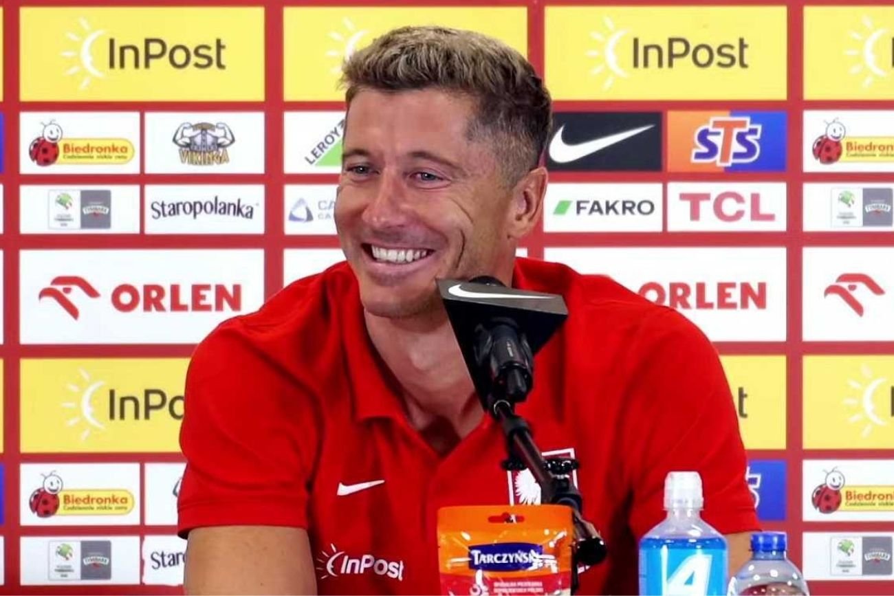 "Uśmiechnąłem się". Robert Lewandowski wraca do kadry. Tak mówił o dymisji Probierza.