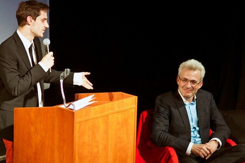 Hubert Urbański na swoim roaście bawił się świetnie, choć koledzy go nie oszczędzali