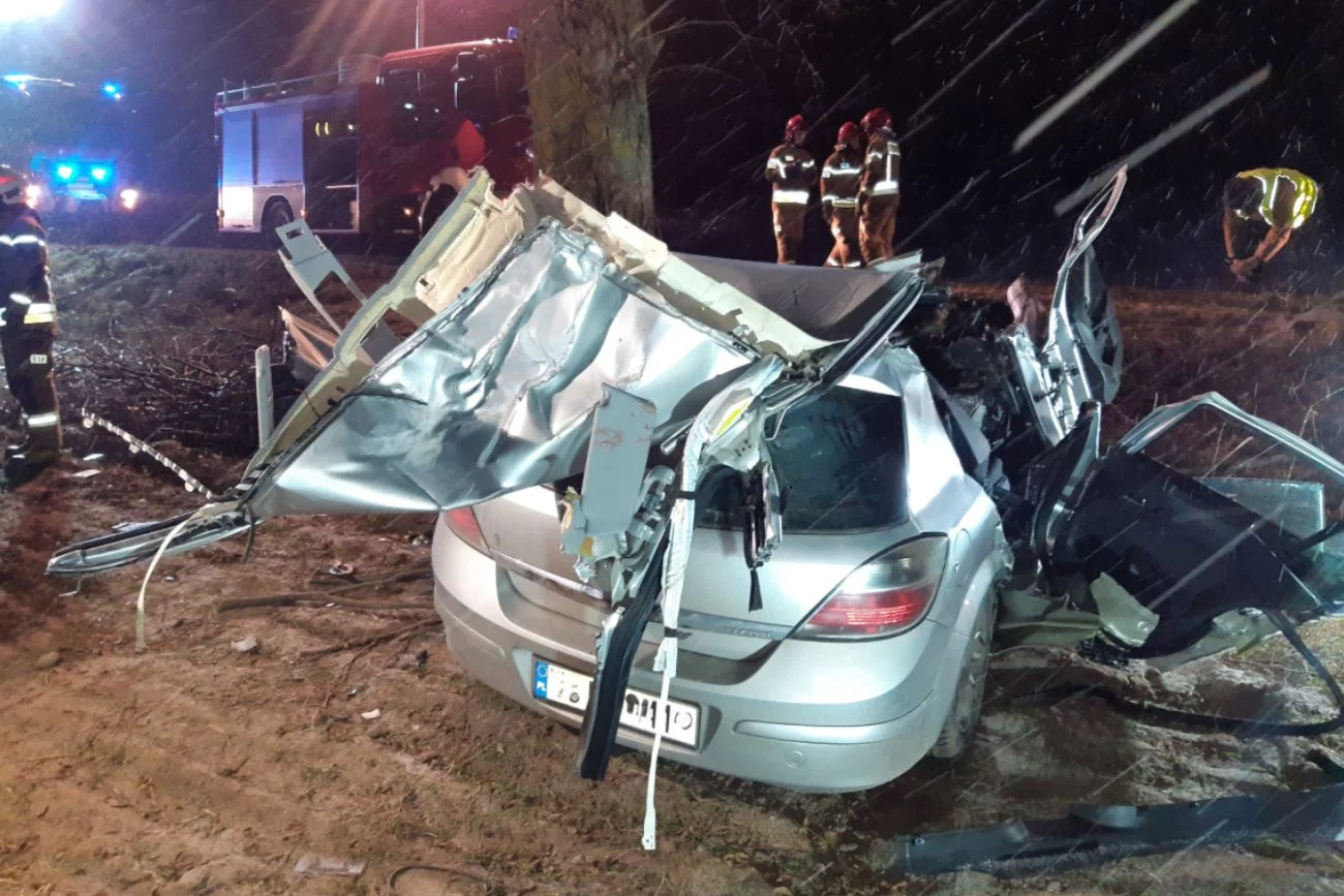 Tragedia na Podlasiu. W wypadku samochodowym zginęło trzech nastolatków.