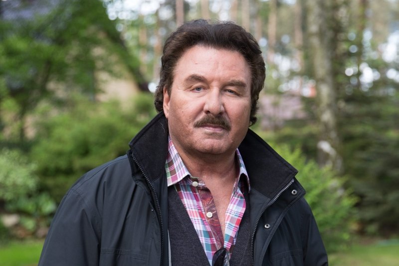 Krzysztof Krawczyk ma covid-19 choć zaszczepił się. Wirusolog komentuje