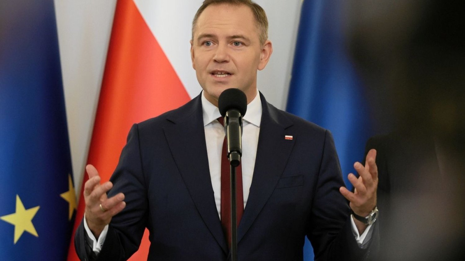 Pierwsze dni Nawrockiego jako prezydenta. Tak oceniają go Polacy. Pierwsze dni Nawrockiego jako prezydenta. Polacy ocenili go w nowym sondażu.
