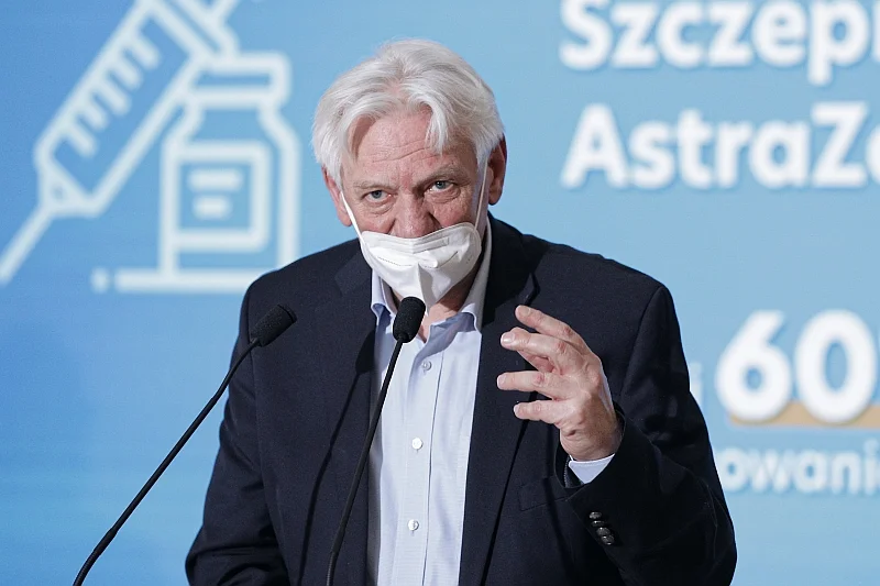 Prof. Andrzej Horban sugeruje, że aktualne obostrzenia epidemiczne mogą obowiązywać w Polsce dłużej niż do 9 kwietnia 2021 roku.
