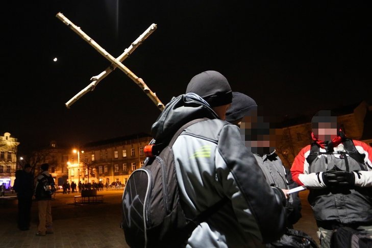 W drodze krzyżowej udział wzięli wierni. (zdjęcie ilustracyjne)