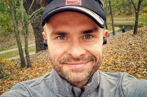Adam Hofman, były rzecznik PiS, obecnie jest wspólnikiem w firmie R4S, która zajmuje się public relations.
