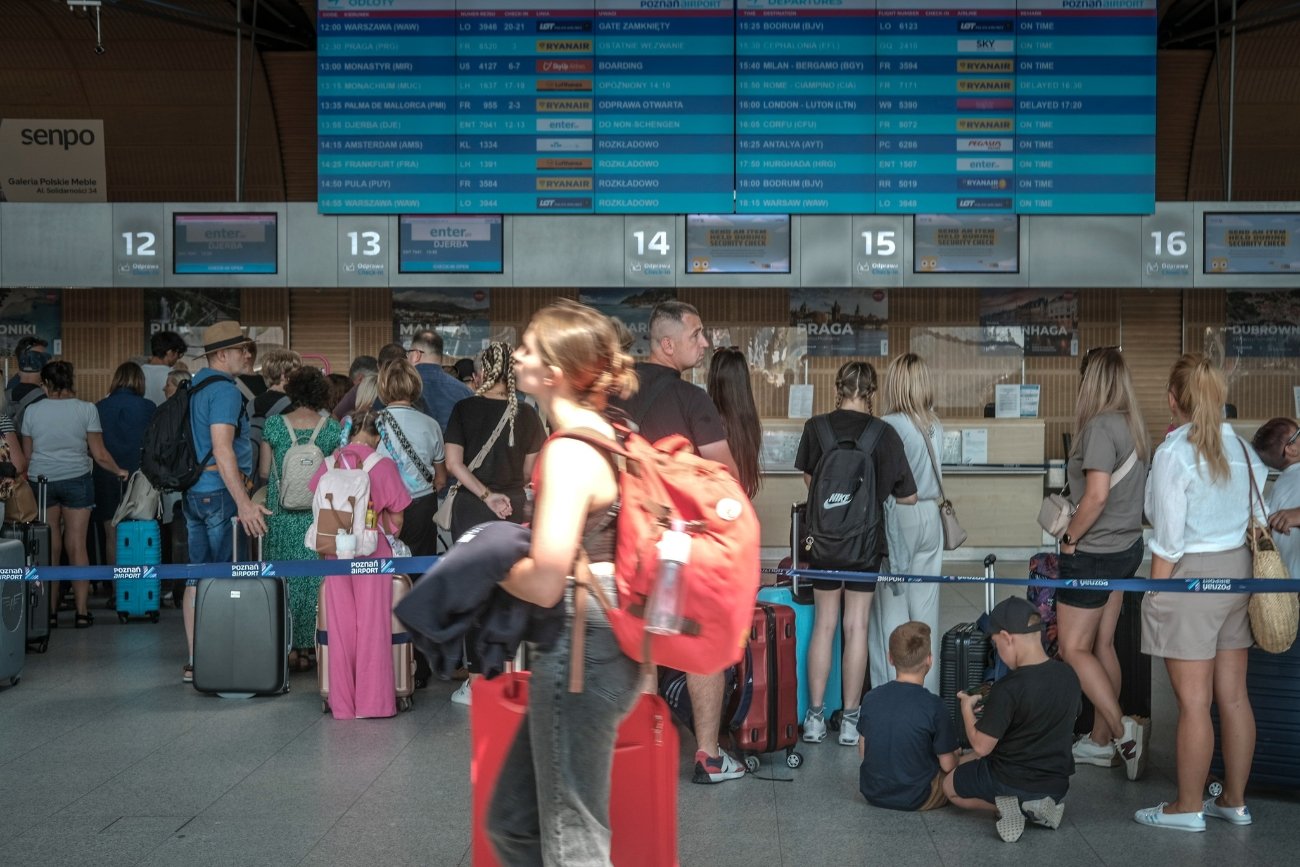 Była 2:25 w nocy. Ten szczegół sprawił, iż Polacy koczowali ponad 12 godzin na lotnisku
