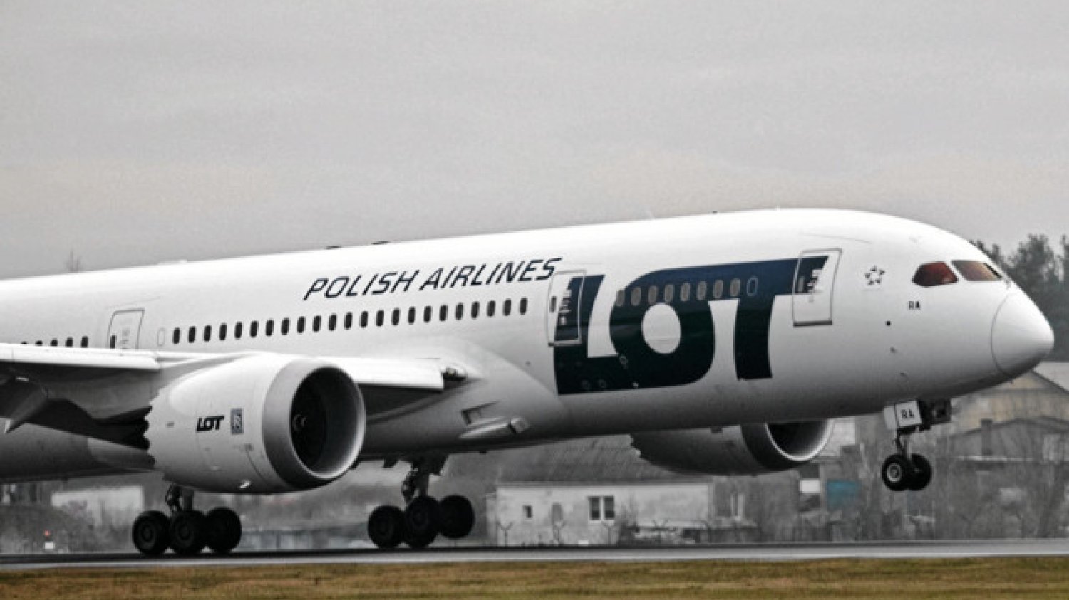 Dzięki decyzji EASA linie lotnicze będą mogły pozwalać pasażerom na swobodne korzystanie z przenośnych urządzeń elektronicznych