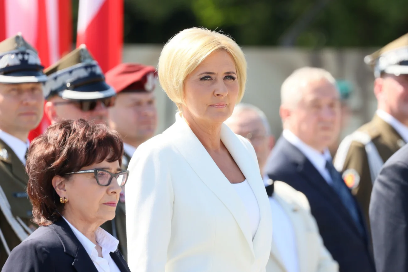 Projektantka Dorota Goldpoint szczerze o współpracy z Agatą Kornhauser-Dudą