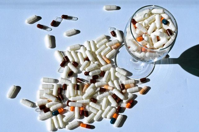 Lekarze radzą, by niektórych leków nie popijać sokiem grejpfrutowym