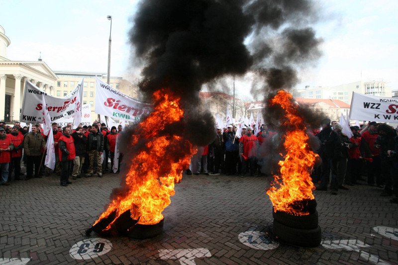 2009 rok. Antyrządowy protest Sierpnia 80 oraz innych związków, górników i stoczniowców