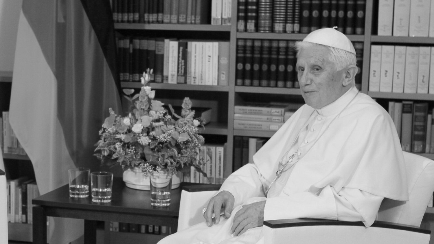 Przywódcy Niemiec żegnają pochodzącego z Bawarii papieża Benedytka XVI.
