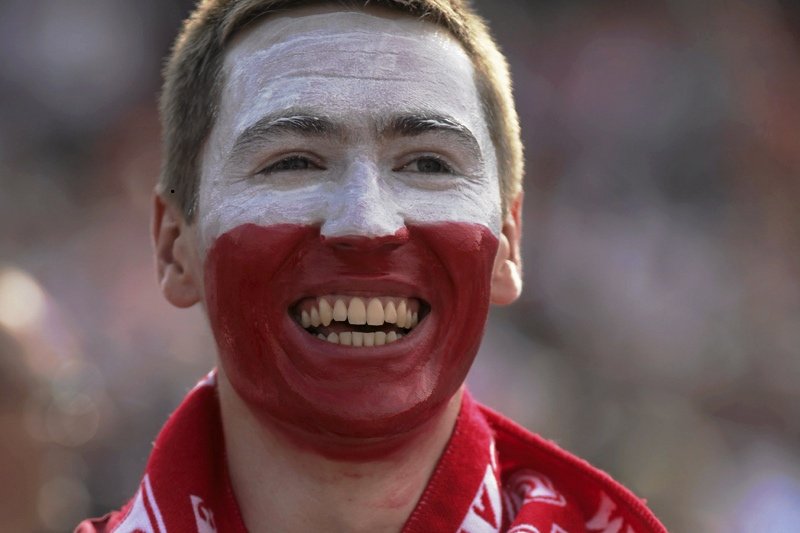 Applebaum: duże sportowe imprezy to niemal jedyna okazja, kiedy możesz krzyczeć nazwę swojego kraju bez zażenowania