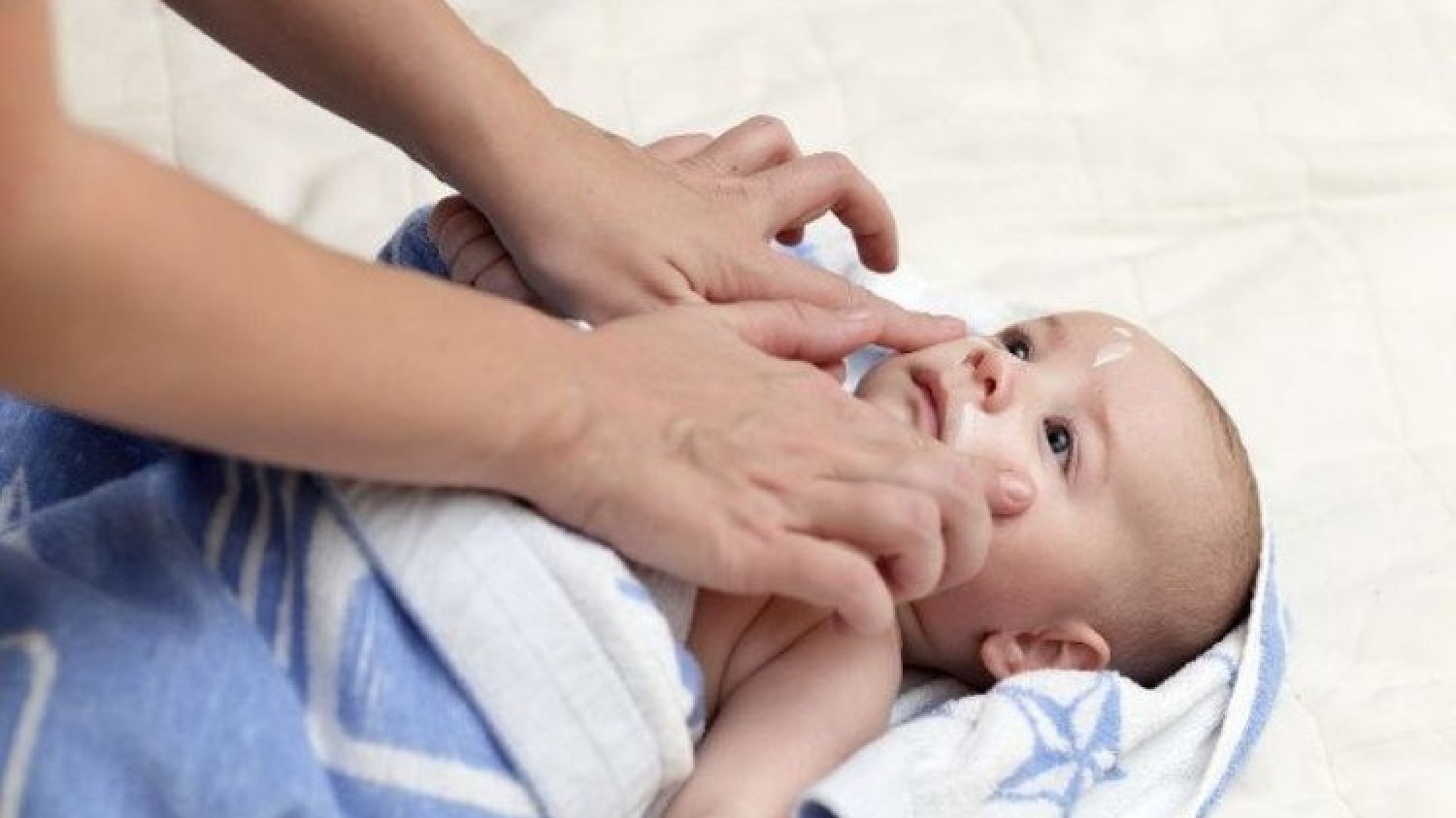 Alergii pokarmowej np. na białko mleka krowiego nie można leczyć i diagnozować przez telefon. Takie dzieci muszą być przyjęte przez lekarza.