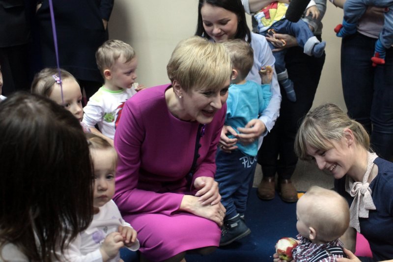 Pierwsza Dama, Agata Kornahuser-Duda odwiedziła Instytut Matki i Dziecka.