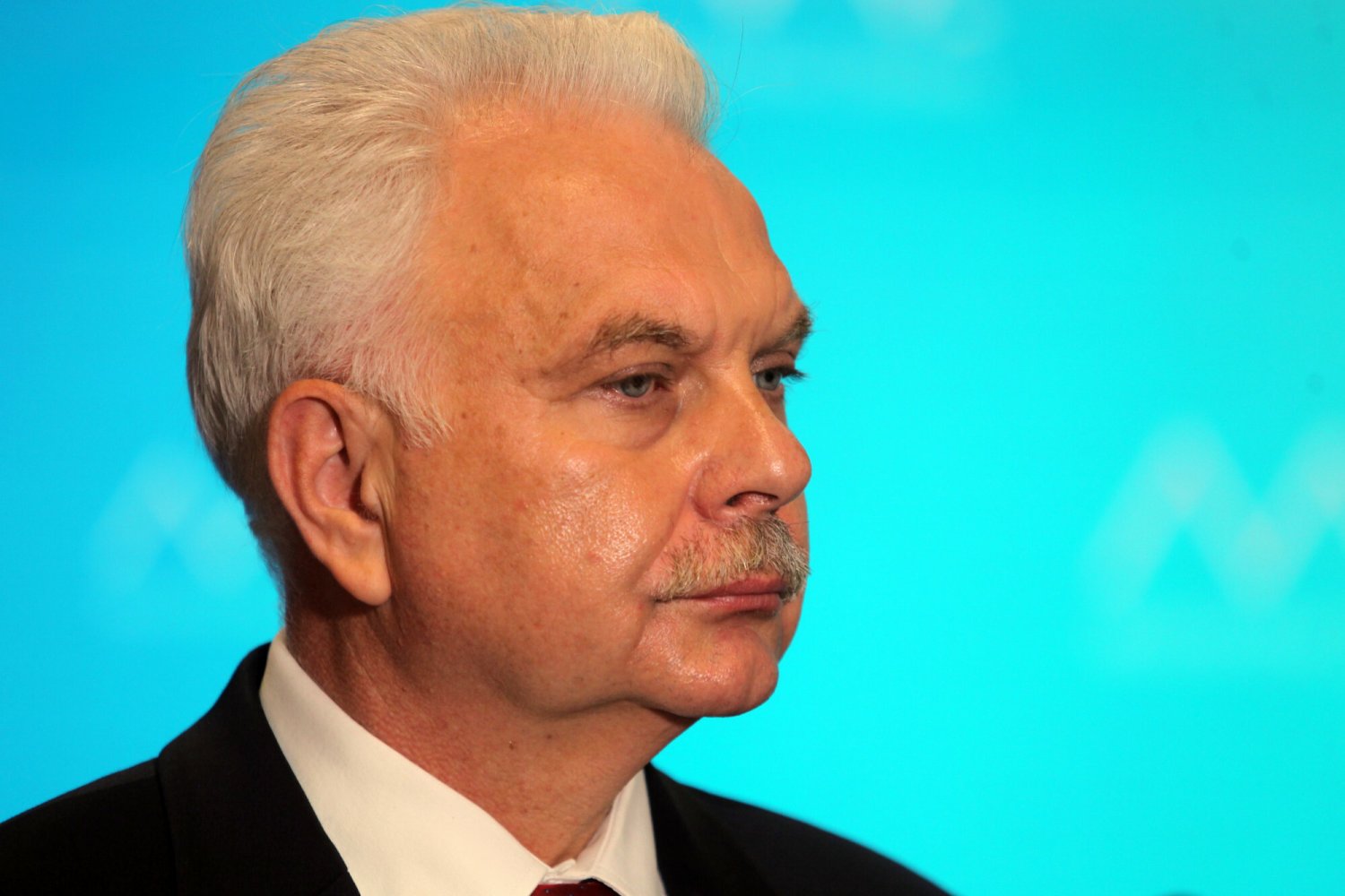 Waldemar Kraska oraz oficerowie SOP ochraniający ministra zdrowia Adama Niedzielskiego są zakażeni COVID-19.