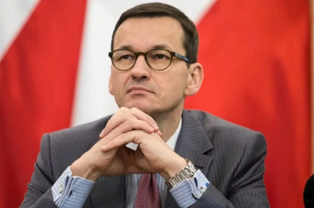 Komisja Europejska ponagla Polskę w sprawie ratyfikacji decyzji o zwiększeniu zasobów własnych UE, która jest niezbędna do uruchomienia wartego 750 mld euro Funduszu Odbudowy w związku z pandemią koronawirusa.