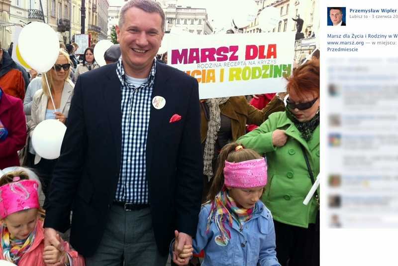 Przemysław Wipler, Radosław Sikorski i Roman Giertych posłali swoje dzieci do szkół Stowarzyszenia "Sternik"